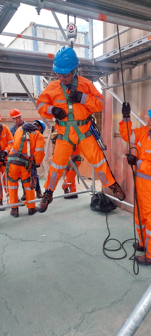 TRABAJO EN ALTURA  FISICA Y RESCATE